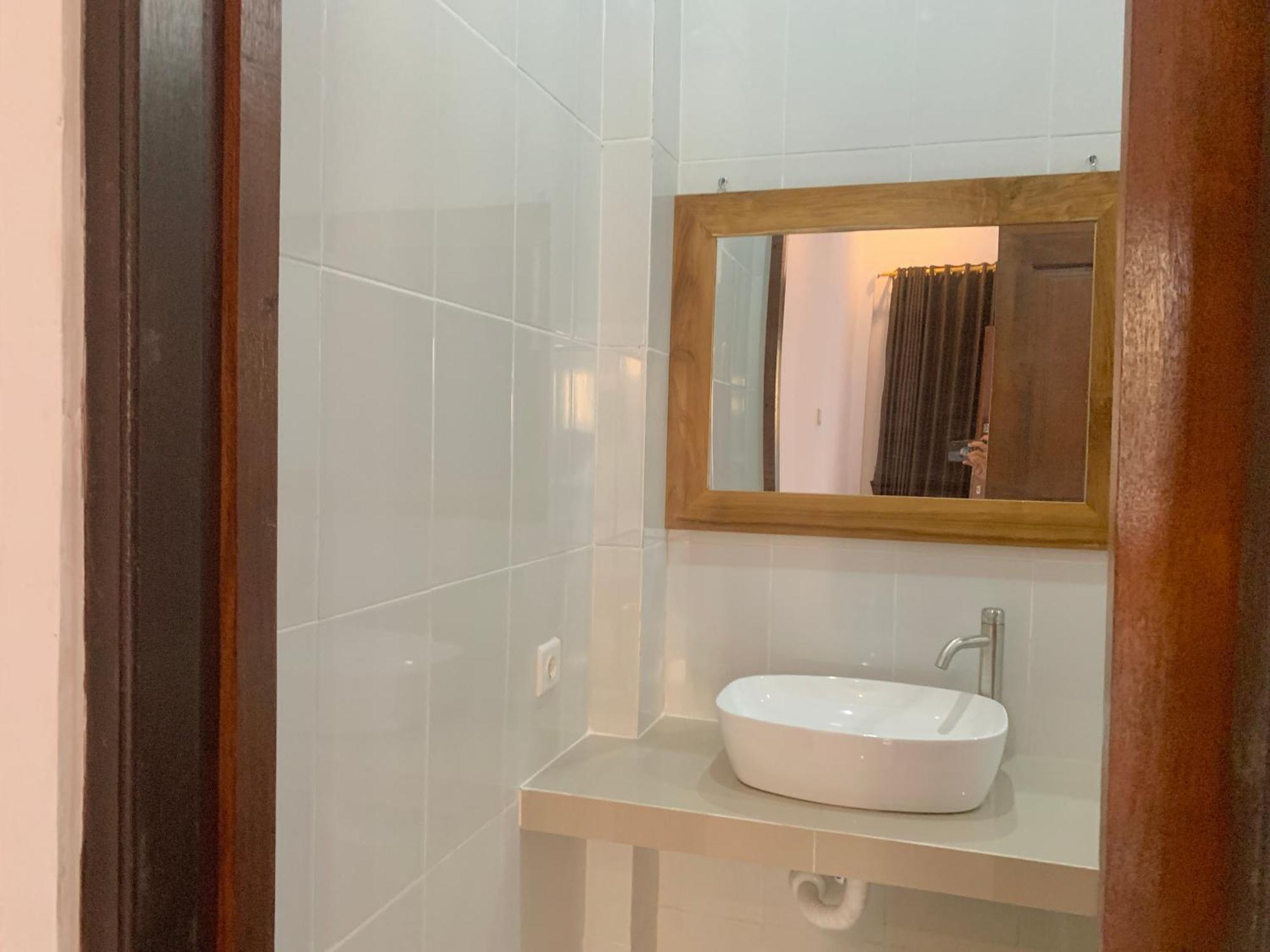The Lima Home Stay In Canggu Exterior foto